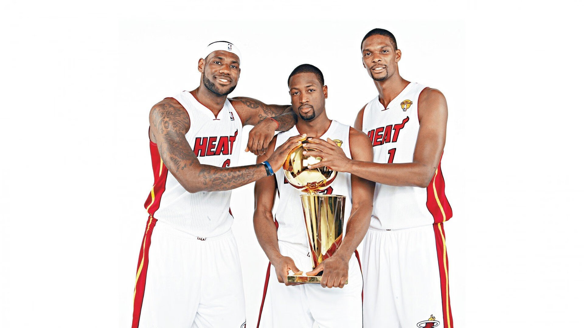 “运动交友”夜跑专场 活动结束后现场交换联系方式